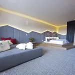 호텔 Falkensteiner Family Sonnenalpe 4*