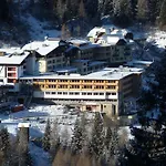 فندق Falkensteiner Family Sonnenalpe 4*