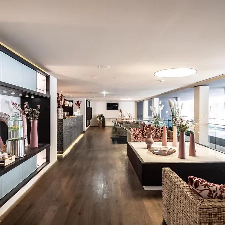 Falkensteiner Family Sonnenalpe 4* Зонненальпе-Насфельд