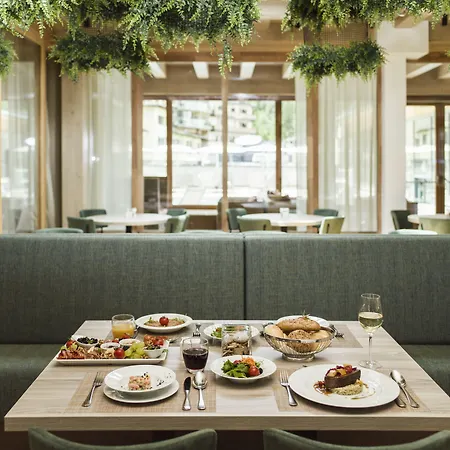 Falkensteiner Family Sonnenalpe Hotel 4*