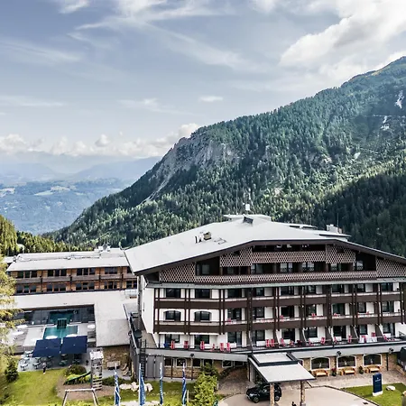 Falkensteiner Family Sonnenalpe فندق 4*
