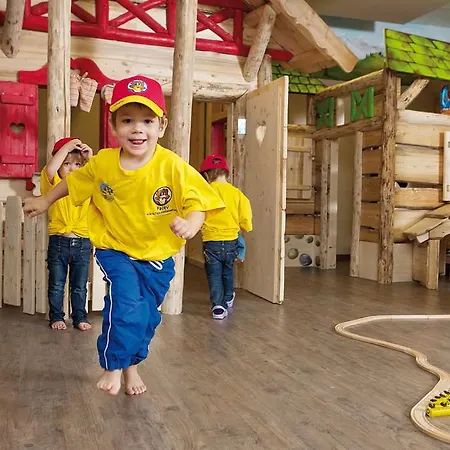 Отель Falkensteiner Family Sonnenalpe 4*