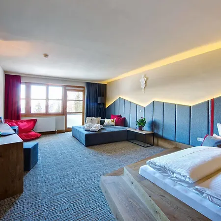 Falkensteiner Family Sonnenalpe Hotel 4*